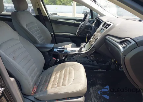 2013 Ford Fusion S z USA, uszkodzony, nr VIN 3FA6P0G71DR328306